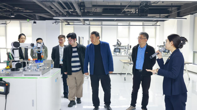 【校企攜手 共筑新程】深化校企協(xié)同育人 —— 信息科學(xué)與工程學(xué)院赴北京華晟經(jīng)世洽談并匯報(bào)教育部 ICT 專業(yè)大模型項(xiàng)目