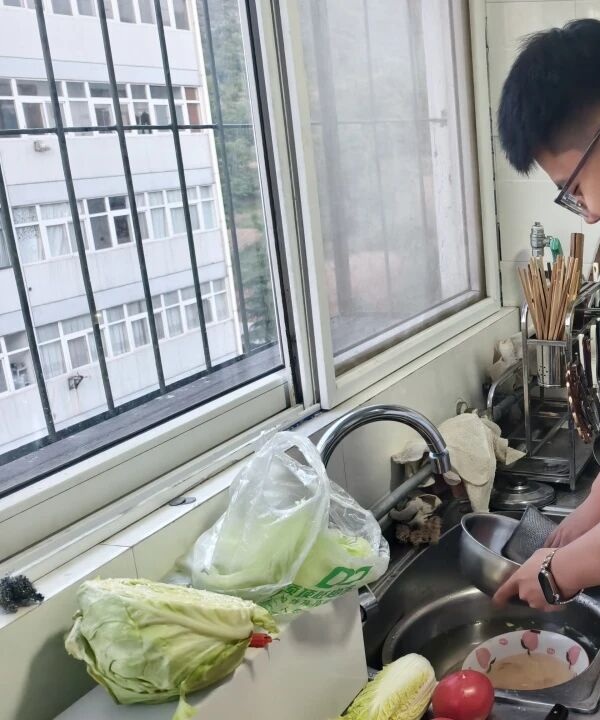 以勞踐恩 以行育人|保定理工學院管理學院開展“勞動感恩?家庭踐行”體驗式勞動教育