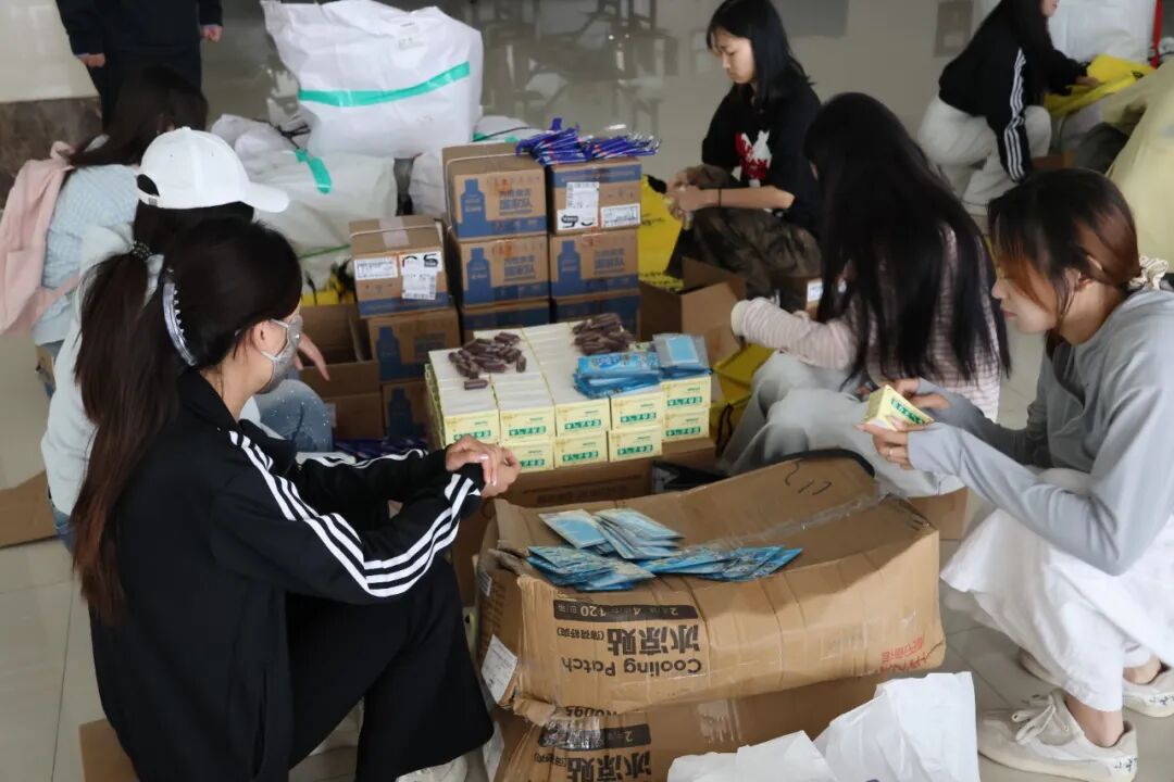 經(jīng)濟學(xué)院助力長城馬拉松物資分配保障工作圓滿結(jié)束