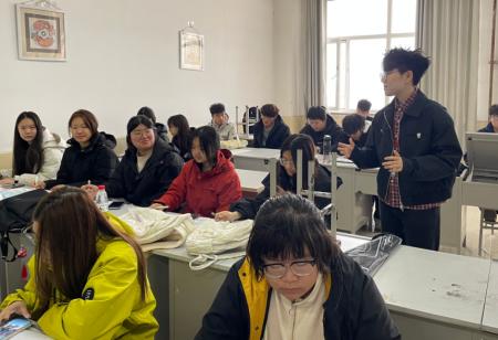 以花與食物為媒 解鎖設計基礎之美 2025級產品設計《構成設計Ⅰ》結課啦！