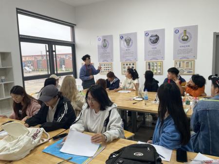 以花與食物為媒 解鎖設計基礎之美 2025級產品設計《構成設計Ⅰ》結課啦！