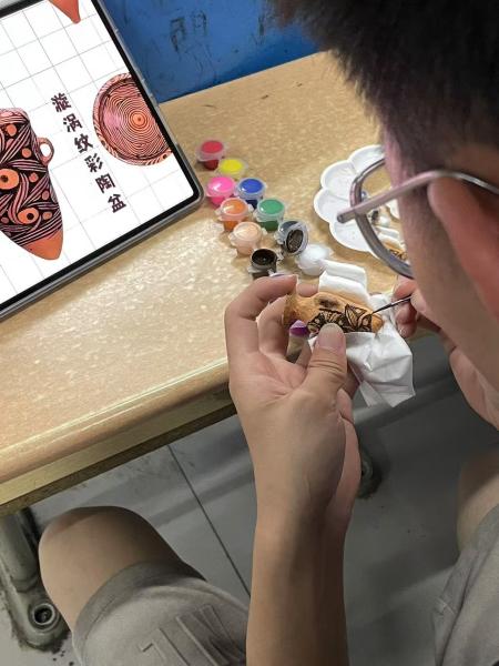 觸摸千年窯火 傳承文化瑰寶 ——我院《中國古陶瓷鑒賞》課程引領學生探索東方美學密碼