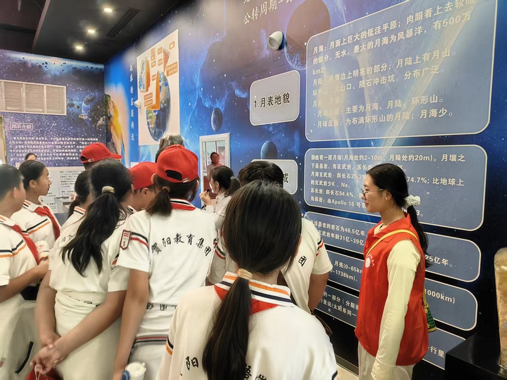 童心探校園，研學筑夢想——賀陽外國語中學蒞臨保定理工學院開展研學實踐活動