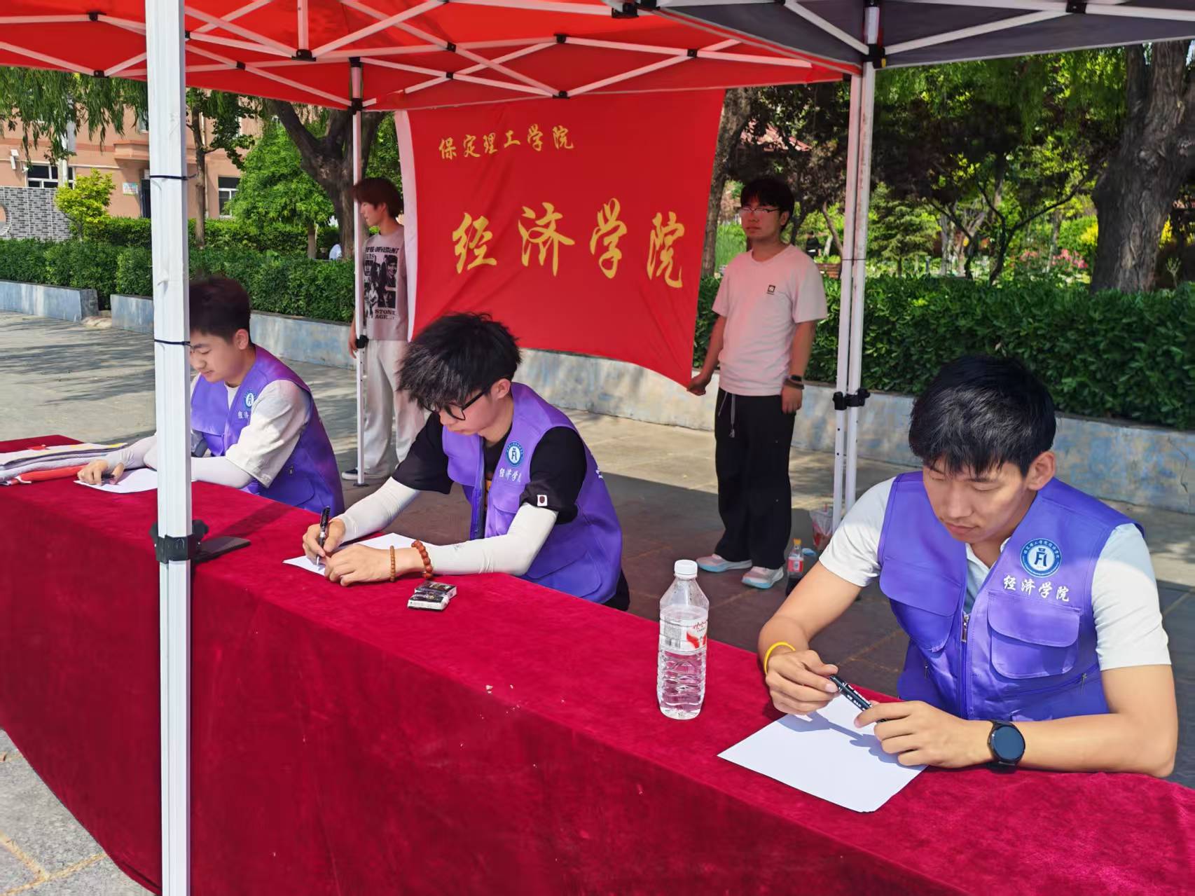 筑牢安全防線，守護校園平安——保定理工學院經濟學院開展“5·12”防震減災活動