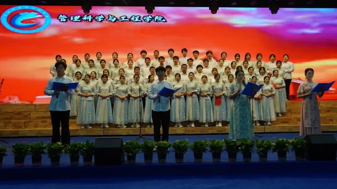 五四薪火傳 青春赴新程｜保定理工學院舉辦紀念五四運動107周年表彰暨朗誦大會