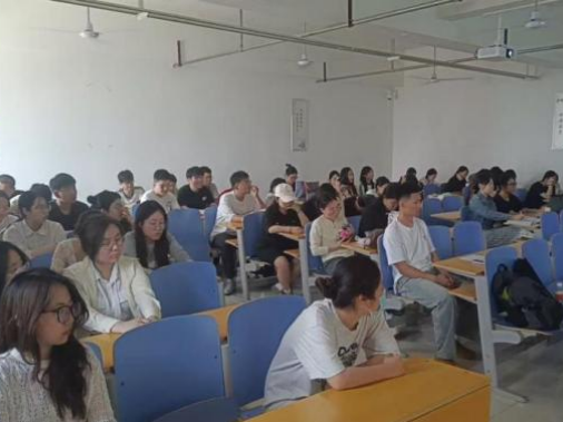 【校企攜手，共育人才】深化校企合作 拓寬就業(yè)渠道——經(jīng)濟(jì)學(xué)院優(yōu)質(zhì)企業(yè)專場(chǎng)宣講會(huì)順利舉辦