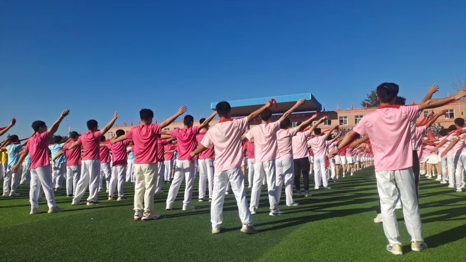 展青春之儀態(tài)，揚(yáng)學(xué)子之風(fēng)姿——經(jīng)濟(jì)學(xué)院2026年團(tuán)體操招募
