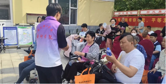微光匯聚 與愛同行 ——會計學院助力蓮池區助殘日活動