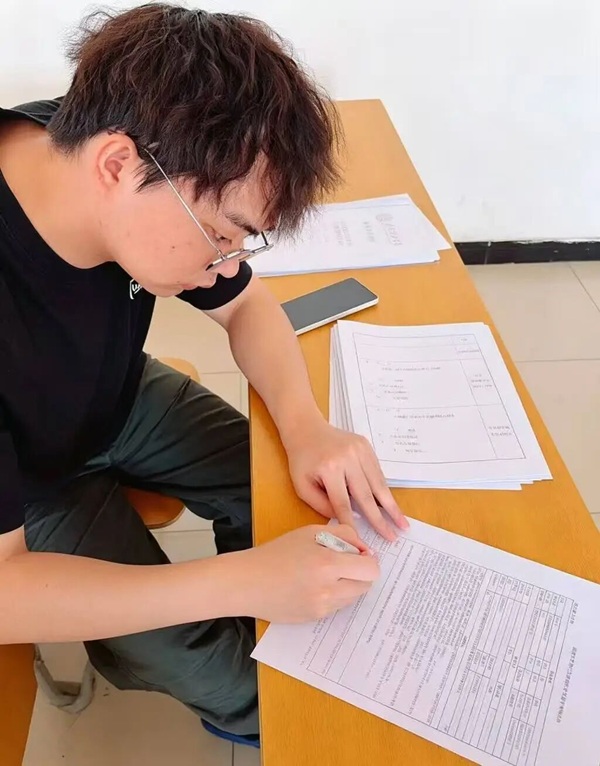助學(xué)政策暖人心 誠信還貸顯擔當|保定理工學(xué)院管理學(xué)院以養(yǎng)成教育引領(lǐng)資助育人新實踐
