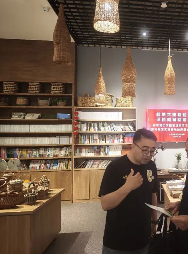 校地共建勞動(dòng)基地 深耕勞育賦能成長|保定理工學(xué)院管理學(xué)院勞動(dòng)教育實(shí)踐基地正式揭牌