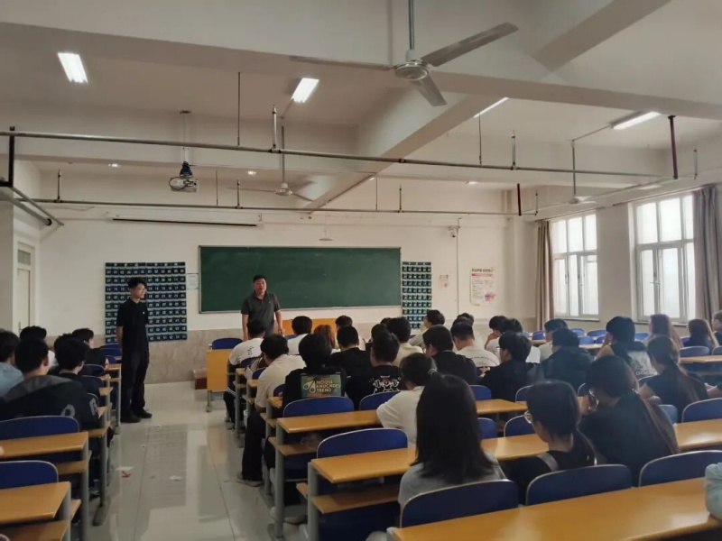 涵養學風 逐夢成長 | 信息科學與工程學院召開學風建設專題座談會