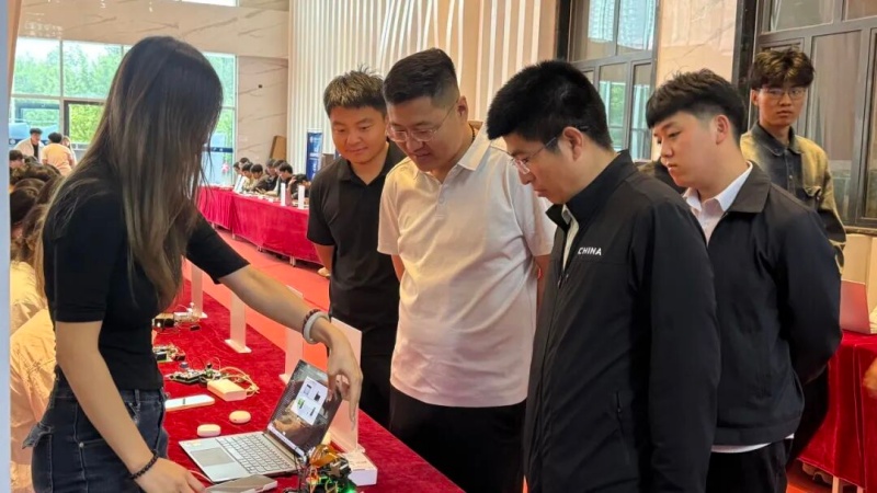 青春綻放學苑風采 保定理工學院信息科學與工程學院成功舉辦第二屆畢業生作品展