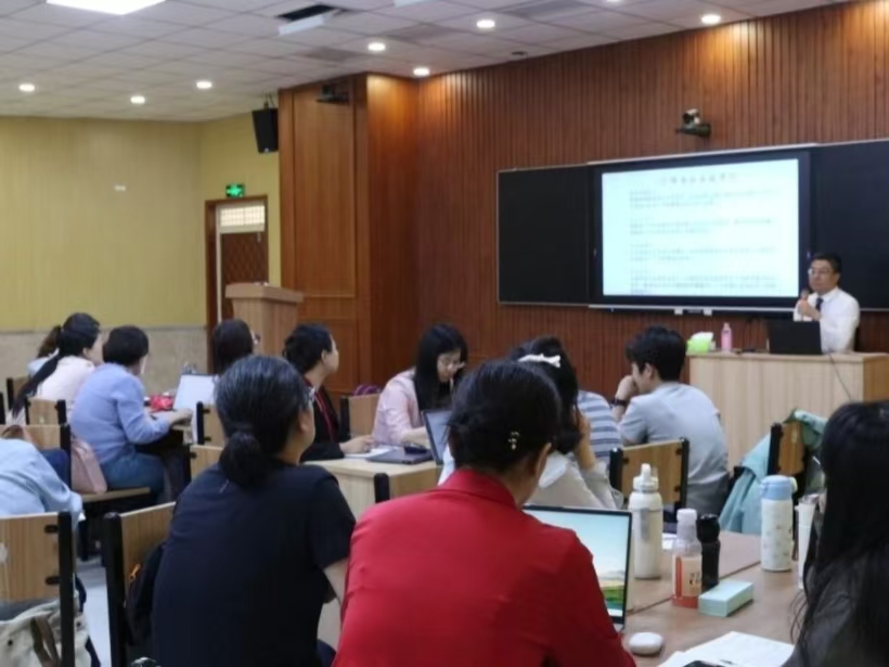 保定理工學院特邀周屈蘭教授開展課程思政教學設計及競賽能力提升專題培訓