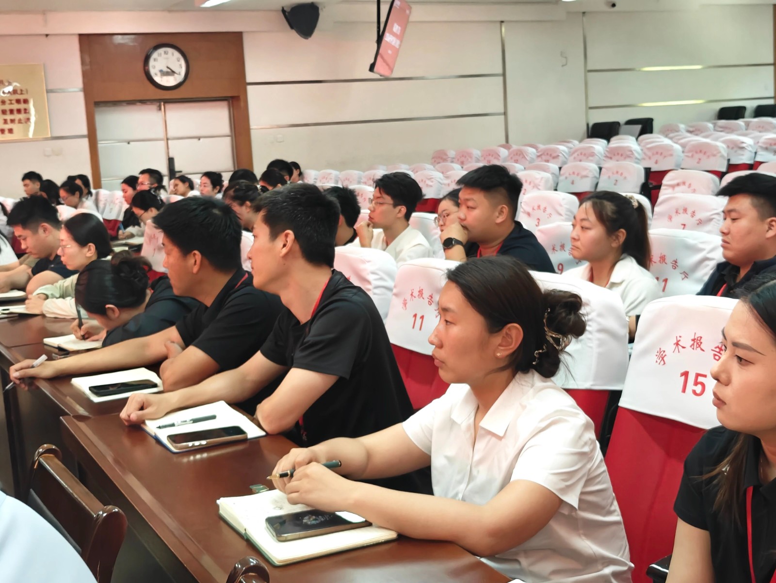 保定理工學(xué)院召開(kāi)2026屆畢業(yè)生就業(yè)工作推進(jìn)會(huì)